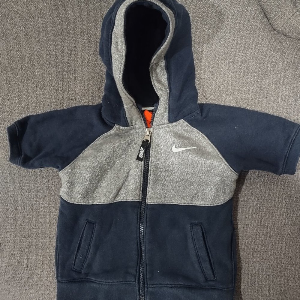Nike short sleeved sweatshirt